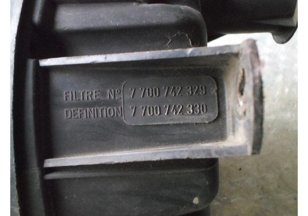 корпус повітряного фільтра Рено 19 , 7700742329 , 7700742330